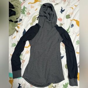 Columbia hooded long sleeve